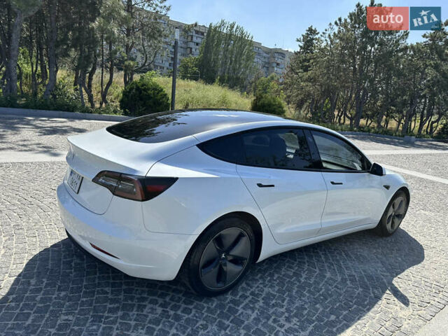 Тесла Модель 3 2021 в Днепре (Днепропетровске) на Automoto.ua Белый Тесла Модель 3, объемом двигателя 0 л и пробегом 51 тыс. км за 19999 $, фото 2 на Automoto.ua