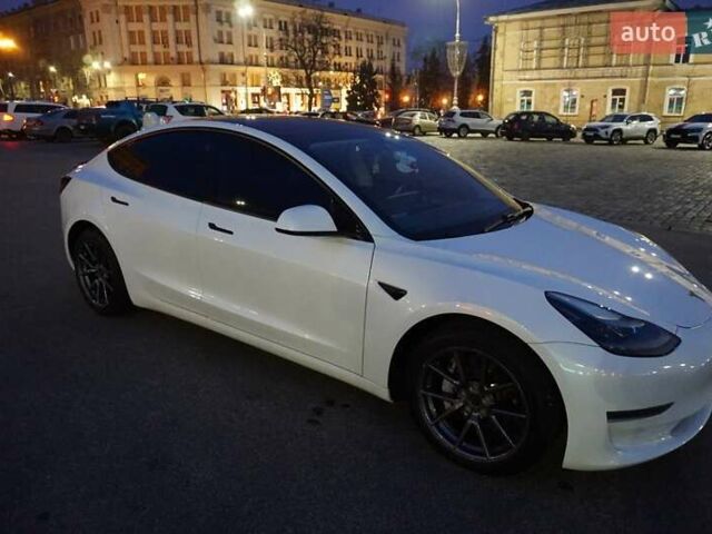 Белый Тесла Модель 3, объемом двигателя 0 л и пробегом 95 тыс. км за 18500 $, фото 3 на Automoto.ua