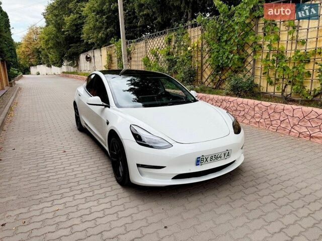 Білий Тесла Модель 3, об'ємом двигуна 0 л та пробігом 90 тис. км за 19700 $, фото 2 на Automoto.ua