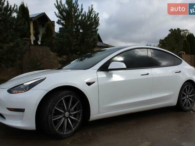 Белый Тесла Модель 3, объемом двигателя 0 л и пробегом 59 тыс. км за 22499 $, фото 21 на Automoto.ua