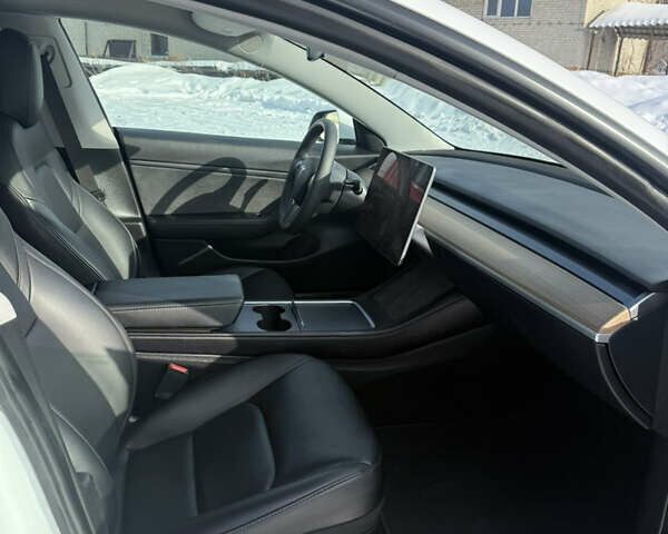 Білий Тесла Модель 3, об'ємом двигуна 0 л та пробігом 114 тис. км за 19500 $, фото 38 на Automoto.ua