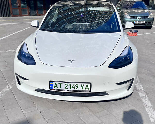 Белый Тесла Модель 3, объемом двигателя 0 л и пробегом 65 тыс. км за 20499 $, фото 7 на Automoto.ua