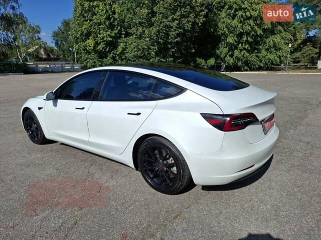 Белый Тесла Модель 3, объемом двигателя 0 л и пробегом 105 тыс. км за 20800 $, фото 5 на Automoto.ua