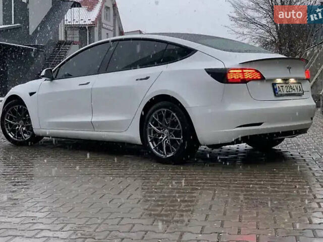 Білий Тесла Модель 3, об'ємом двигуна 0 л та пробігом 87 тис. км за 23700 $, фото 1 на Automoto.ua