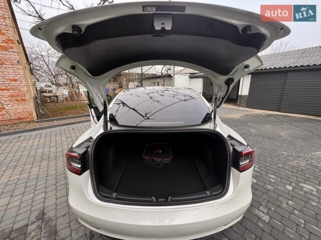 Белый Тесла Модель 3, объемом двигателя 0 л и пробегом 154 тыс. км за 14699 $, фото 36 на Automoto.ua