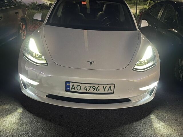 Тесла Модель 3 2021 в Вышгороде на Automoto.ua Белый Тесла Модель 3, объемом двигателя 0 л и пробегом 50 тыс. км за 23500 $, фото 12 на Automoto.ua