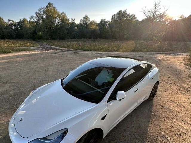 Белый Тесла Модель 3, объемом двигателя 0 л и пробегом 90 тыс. км за 22699 $, фото 3 на Automoto.ua