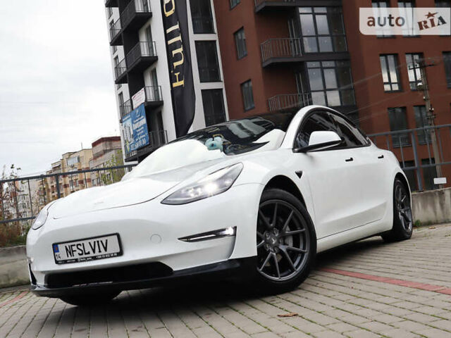 Белый Тесла Модель 3, объемом двигателя 0 л и пробегом 35 тыс. км за 21000 $, фото 54 на Automoto.ua