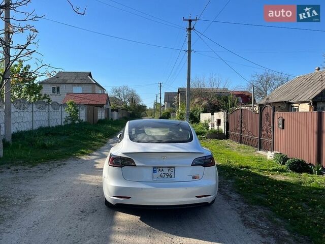 Белый Тесла Модель 3, объемом двигателя 0 л и пробегом 43 тыс. км за 23199 $, фото 18 на Automoto.ua