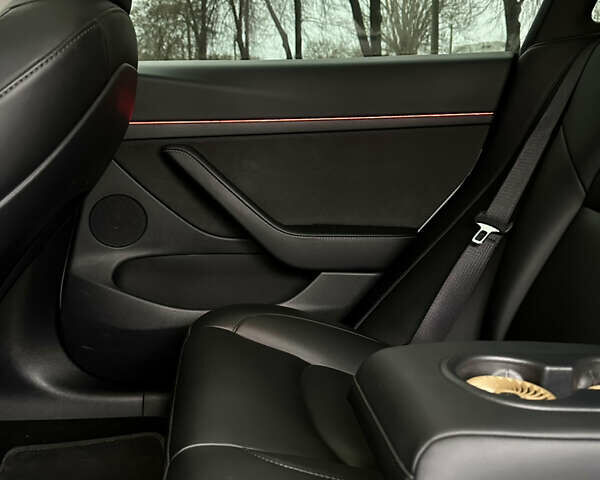 Білий Тесла Модель 3, об'ємом двигуна 0 л та пробігом 67 тис. км за 32500 $, фото 10 на Automoto.ua