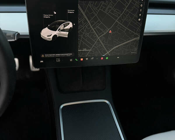 Белый Тесла Модель 3, объемом двигателя 0 л и пробегом 42 тыс. км за 26500 $, фото 14 на Automoto.ua