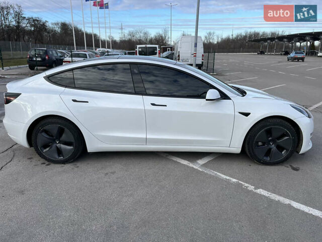 Белый Тесла Модель 3, объемом двигателя 0 л и пробегом 49 тыс. км за 24500 $, фото 4 на Automoto.ua