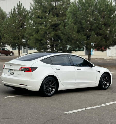 Белый Тесла Модель 3, объемом двигателя 0 л и пробегом 27 тыс. км за 24000 $, фото 4 на Automoto.ua