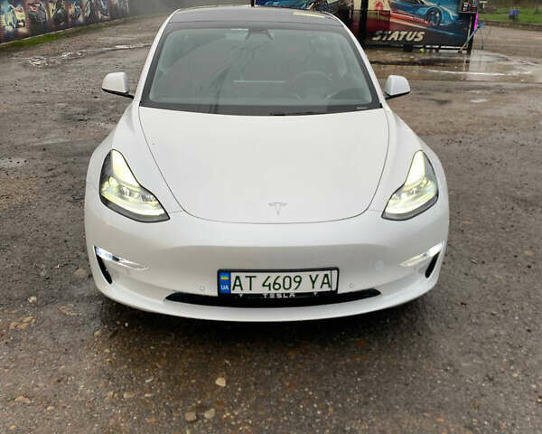 Белый Тесла Модель 3, объемом двигателя 0 л и пробегом 125 тыс. км за 15500 $, фото 10 на Automoto.ua