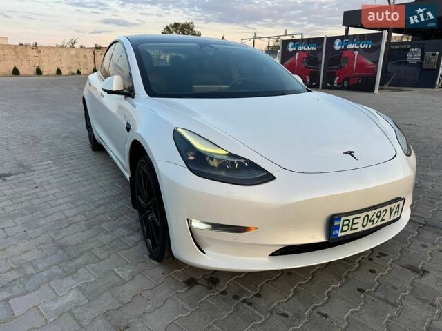 Білий Тесла Модель 3, об'ємом двигуна 0 л та пробігом 180 тис. км за 18800 $, фото 3 на Automoto.ua