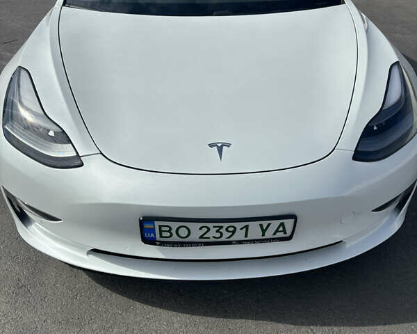 Білий Тесла Модель 3, об'ємом двигуна 0 л та пробігом 85 тис. км за 23999 $, фото 7 на Automoto.ua