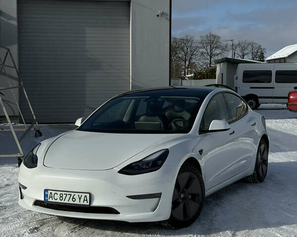 Білий Тесла Модель 3, об'ємом двигуна 0 л та пробігом 114 тис. км за 19500 $, фото 1 на Automoto.ua