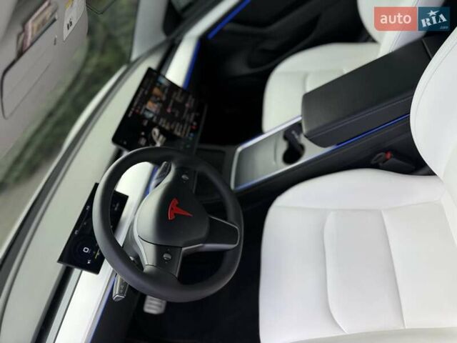 Білий Тесла Модель 3, об'ємом двигуна 0 л та пробігом 75 тис. км за 25600 $, фото 17 на Automoto.ua