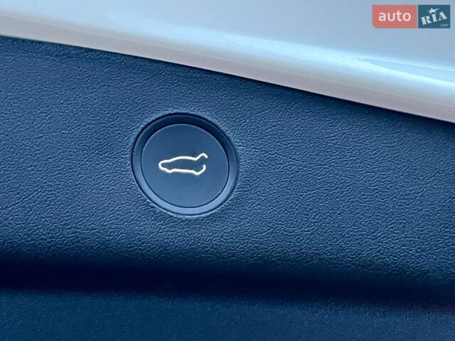 Білий Тесла Модель 3, об'ємом двигуна 0 л та пробігом 113 тис. км за 16200 $, фото 33 на Automoto.ua