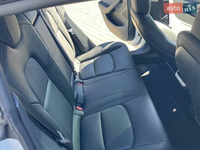 Белый Тесла Модель 3, объемом двигателя 0 л и пробегом 39 тыс. км за 21100 $, фото 26 на Automoto.ua