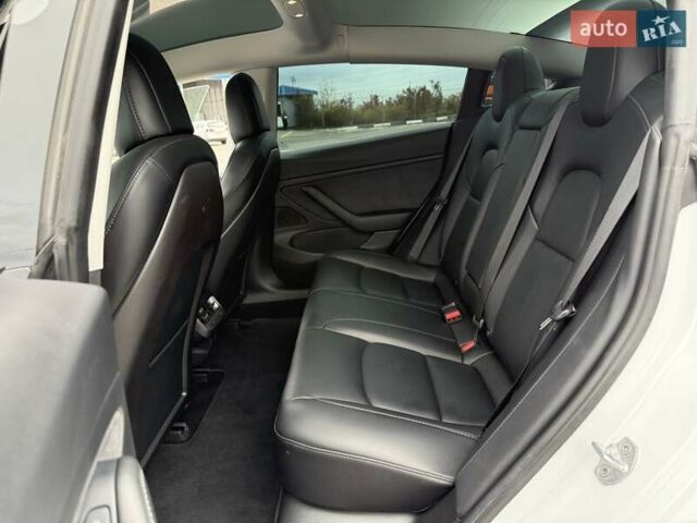 Білий Тесла Модель 3, об'ємом двигуна 0 л та пробігом 129 тис. км за 23500 $, фото 27 на Automoto.ua