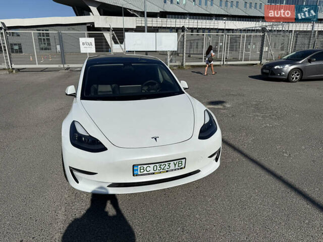 Белый Тесла Модель 3, объемом двигателя 0 л и пробегом 68 тыс. км за 27000 $, фото 3 на Automoto.ua