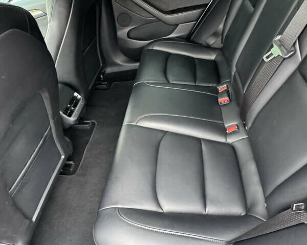 Білий Тесла Модель 3, об'ємом двигуна 0 л та пробігом 115 тис. км за 19999 $, фото 25 на Automoto.ua