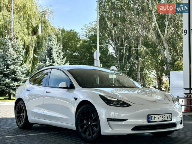 Тесла Модель 3 2021 у Одесі на Automoto.ua Білий Тесла Модель 3, об'ємом двигуна 0 л та пробігом 98 тис. км за 17800 $, фото 11 на Automoto.ua