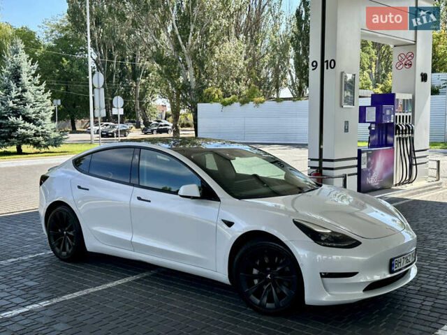 Тесла Модель 3 2021 у Одесі на Automoto.ua Білий Тесла Модель 3, об'ємом двигуна 0 л та пробігом 98 тис. км за 17800 $, фото 7 на Automoto.ua