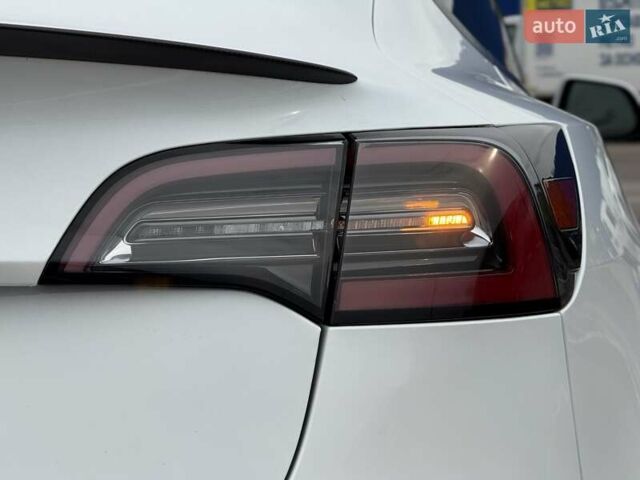 Білий Тесла Модель 3, об'ємом двигуна 0 л та пробігом 129 тис. км за 24300 $, фото 17 на Automoto.ua