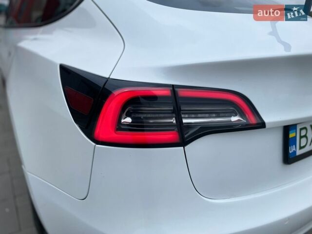 Білий Тесла Модель 3, об'ємом двигуна 0 л та пробігом 61 тис. км за 16700 $, фото 14 на Automoto.ua