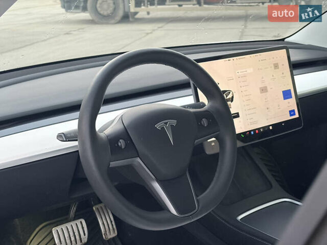 Белый Тесла Модель 3, объемом двигателя 0 л и пробегом 92 тыс. км за 21900 $, фото 26 на Automoto.ua