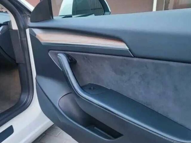 Білий Тесла Модель 3, об'ємом двигуна 0 л та пробігом 60 тис. км за 14000 $, фото 11 на Automoto.ua