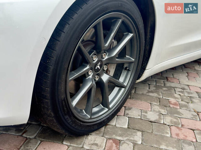 Білий Тесла Модель 3, об'ємом двигуна 0 л та пробігом 84 тис. км за 18300 $, фото 12 на Automoto.ua