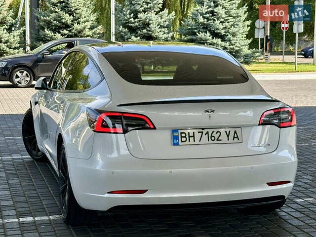 Тесла Модель 3 2021 у Одесі на Automoto.ua Білий Тесла Модель 3, об'ємом двигуна 0 л та пробігом 98 тис. км за 17800 $, фото 30 на Automoto.ua