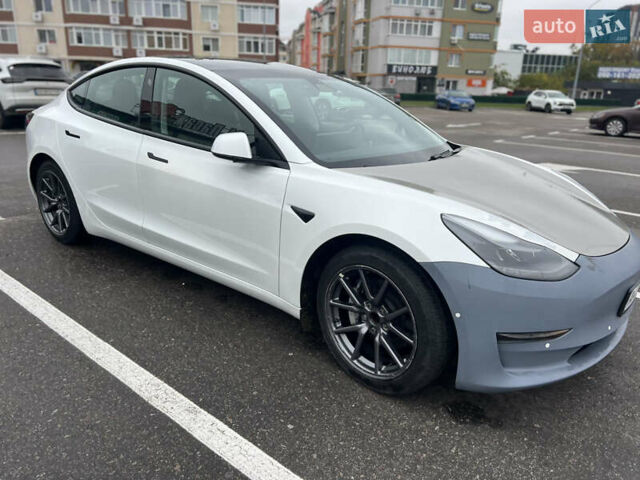 Тесла Модель 3 2021 у Києві на Automoto.ua Білий Тесла Модель 3, об'ємом двигуна 0 л та пробігом 63 тис. км за 16900 $, фото 1 на Automoto.ua