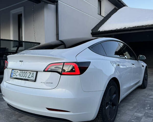 Белый Тесла Модель 3, объемом двигателя 0 л и пробегом 53 тыс. км за 21500 $, фото 2 на Automoto.ua