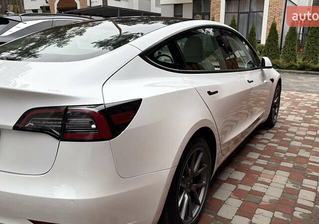 Білий Тесла Модель 3, об'ємом двигуна 0 л та пробігом 81 тис. км за 22000 $, фото 4 на Automoto.ua