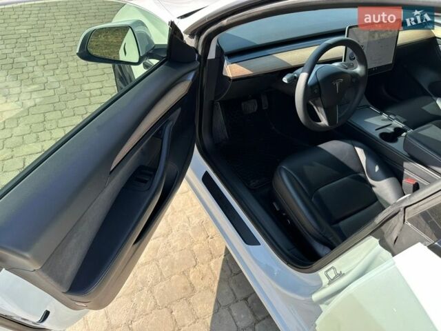 Белый Тесла Модель 3, объемом двигателя 0 л и пробегом 95 тыс. км за 20000 $, фото 11 на Automoto.ua