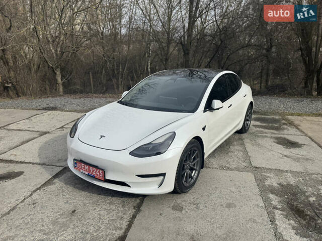 Белый Тесла Модель 3, объемом двигателя 0 л и пробегом 44 тыс. км за 18700 $, фото 8 на Automoto.ua