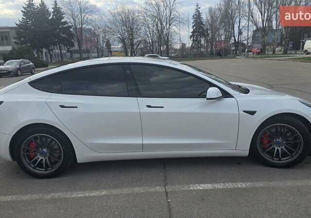 Белый Тесла Модель 3, объемом двигателя 0 л и пробегом 29 тыс. км за 24999 $, фото 21 на Automoto.ua