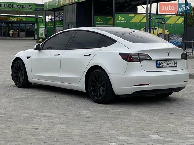 Білий Тесла Модель 3, об'ємом двигуна 0 л та пробігом 91 тис. км за 18500 $, фото 12 на Automoto.ua