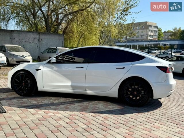 Белый Тесла Модель 3, объемом двигателя 0 л и пробегом 65 тыс. км за 18800 $, фото 11 на Automoto.ua