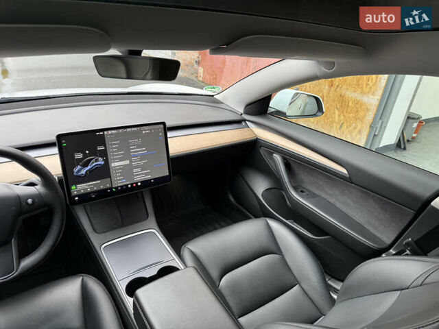 Белый Тесла Модель 3, объемом двигателя 0 л и пробегом 45 тыс. км за 29000 $, фото 13 на Automoto.ua