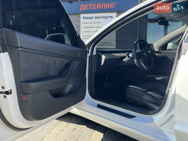 Білий Тесла Модель 3, об'ємом двигуна 0 л та пробігом 39 тис. км за 18500 $, фото 21 на Automoto.ua