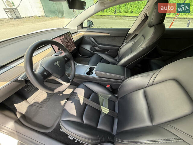 Білий Тесла Модель 3, об'ємом двигуна 0 л та пробігом 49 тис. км за 35000 $, фото 6 на Automoto.ua