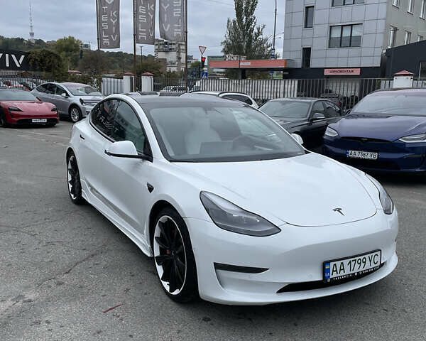 Белый Тесла Модель 3, объемом двигателя 0 л и пробегом 52 тыс. км за 21500 $, фото 5 на Automoto.ua