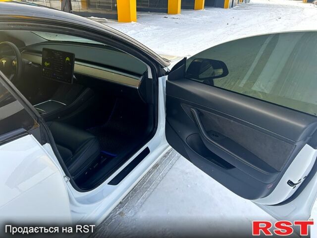 Білий Тесла Модель 3, об'ємом двигуна 0 л та пробігом 6500 тис. км за 16800 $, фото 7 на Automoto.ua