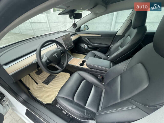 Білий Тесла Модель 3, об'ємом двигуна 0 л та пробігом 78 тис. км за 18000 $, фото 11 на Automoto.ua