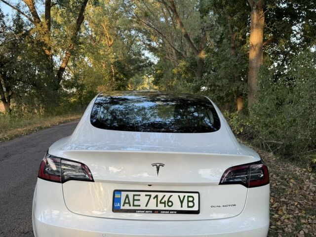 Білий Тесла Модель 3, об'ємом двигуна 0 л та пробігом 130 тис. км за 18987 $, фото 4 на Automoto.ua